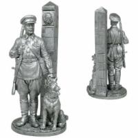 Младший сержант Пограничных войск НКВД с собакой, 1941 г. СССР (EkCastings, ww2-23)