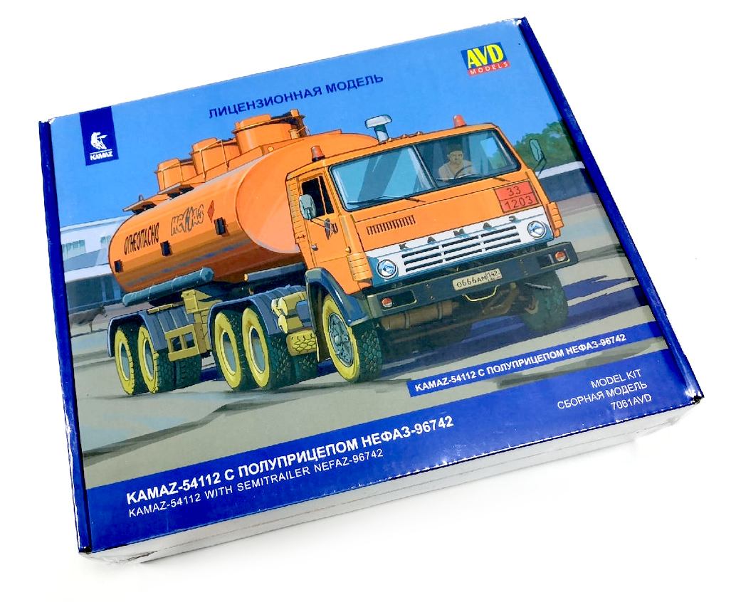 Модель камаз avd. КАМАЗ 54112 AVD. КАМАЗ 1/43 AVD. AVD models КАМАЗ-54112 С полуприцепом НЕФАЗ-96742. Сборная модель КАМАЗ-54112 С полуприцепом.