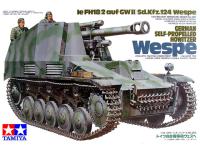 1/35 105-мм гаубица на шасси Pz-II  Sd_Kfz_124 Wespe 1943г_ с 2 фигурами _35200_