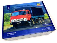 1/43 Сборная модель КАМАЗ-5320 бортовой с тентом _AVD_ 1410_
