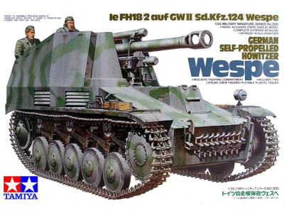 1/35 105-мм гаубица на шасси Pz-II  Sd_Kfz_124 Wespe 1943г_ с 2 фигурами _35200_