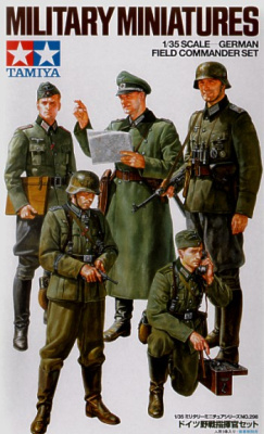 1/35 Немецкие офицеры и радист _5 фигур_+ набор вооружения и амуниции _35298_
