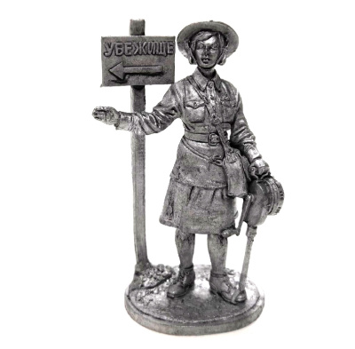 Девушка - инструктор МПВО с ручной сиреной_ 1941-44 гг_ СССР _EkCastings_ ww2-35_