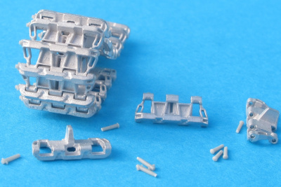 1/35 Траки для Pz_Kpfw_III_ Pz_Kpfw_IV 1943-45_ solid-horned type B _MasterClub_ MTL35012_