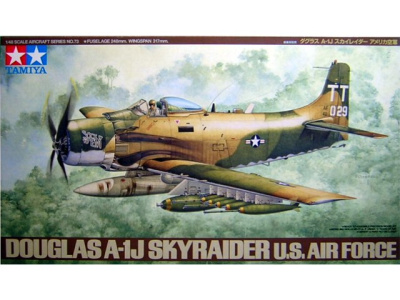 1/48 Douglas A-1J Skyraider U_S_ Air Force _61073_